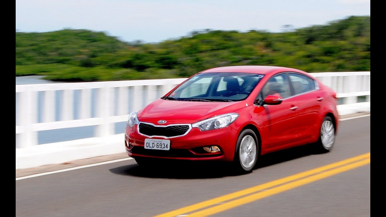 Volta Rápida - Kia Cerato evolui, mas derrapa no custo-benefício