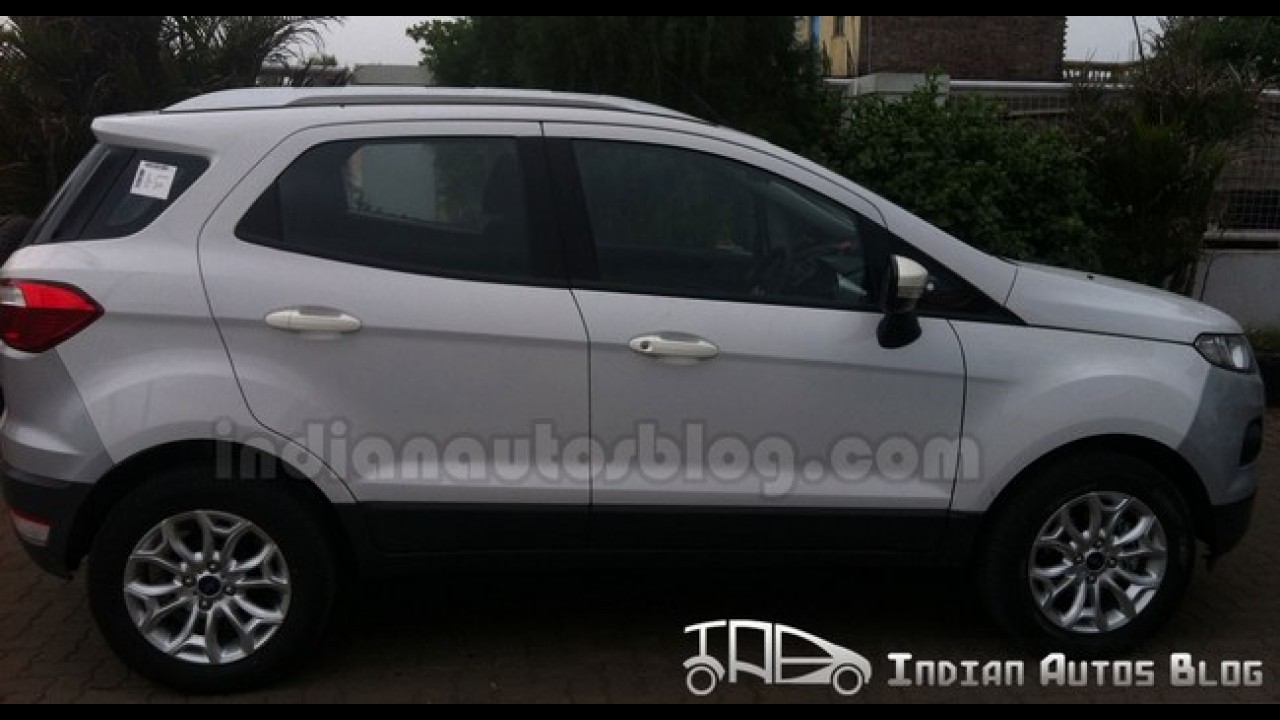 Novo Ford EcoSport é flagrado com câmbio automático Powershift na Índia