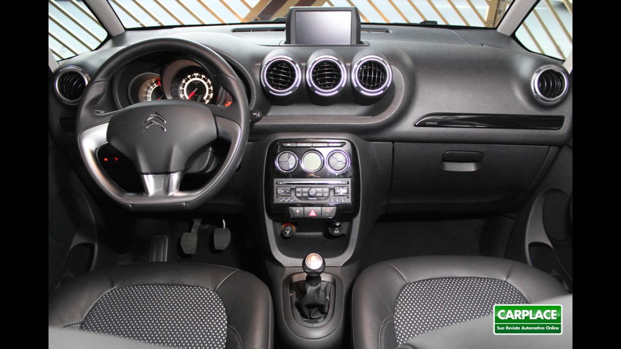 Garagem CARPLACE: Detalhes do acabamento e itens de série do Novo Citroën C3 Picasso