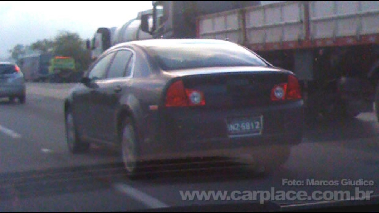 Leitor flagra o novo Chevrolet Malibu no Brasil