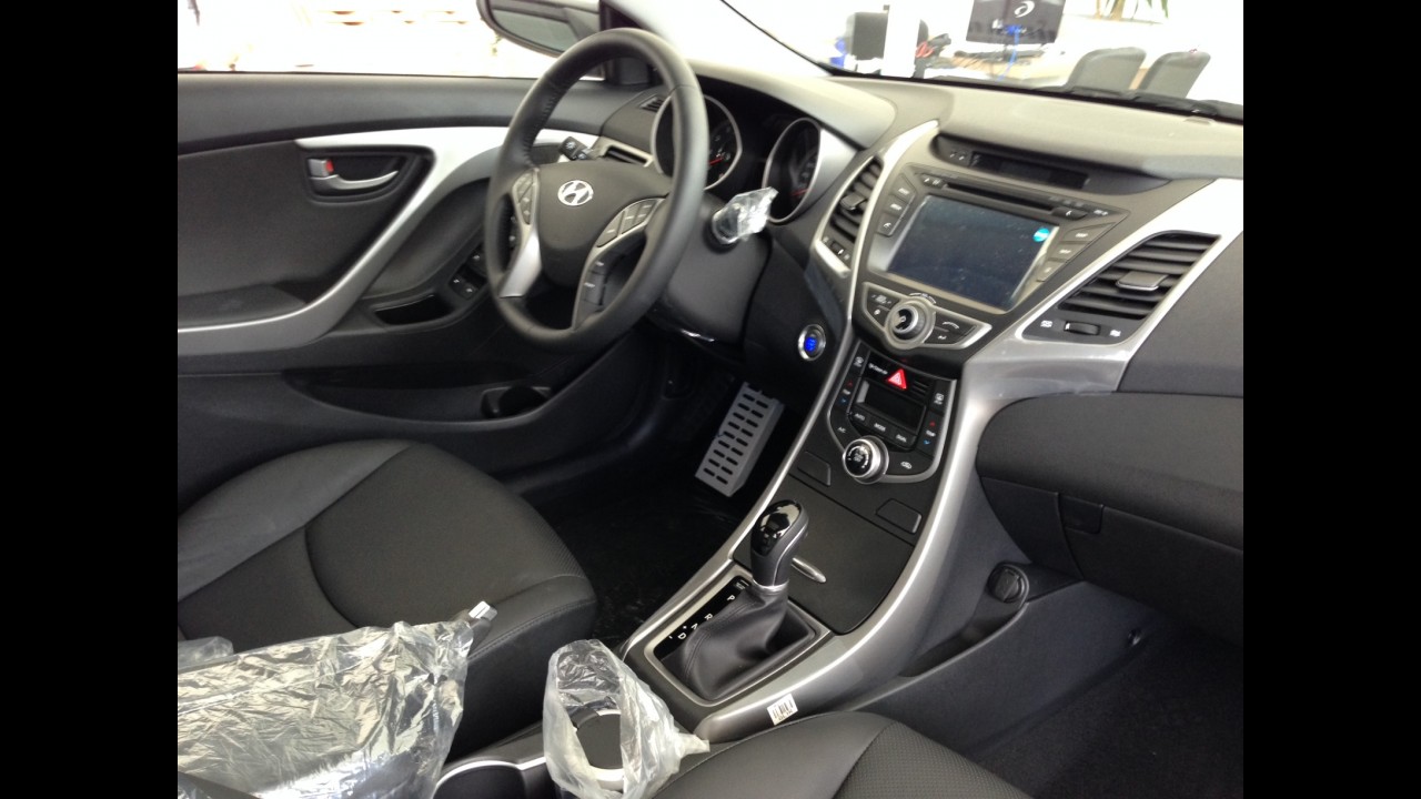 Hyundai já vende Elantra 2014 reestilizado a partir de R$ 82.900