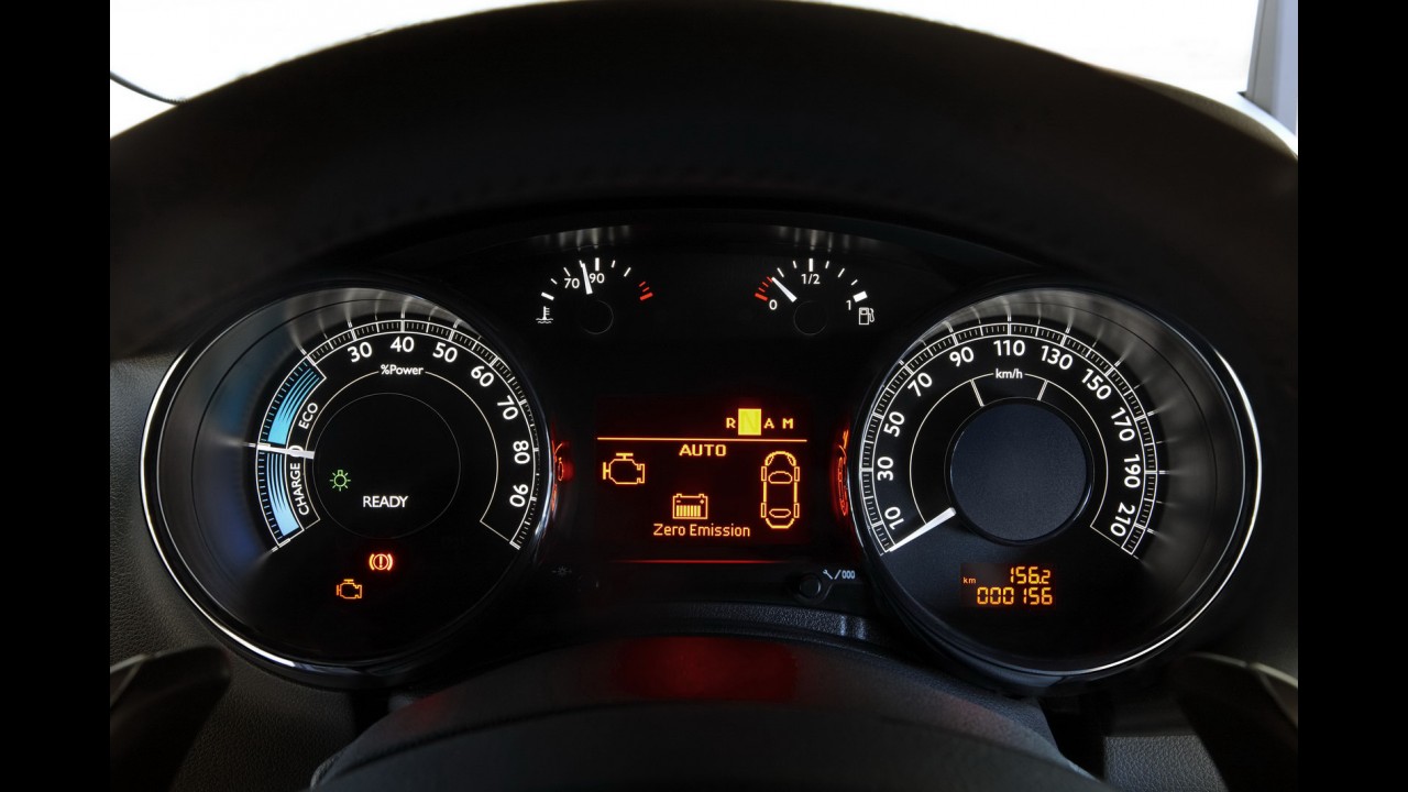 Peugeot realiza melhorias e deixa crossover 3008 HYbrid4 menos poluente