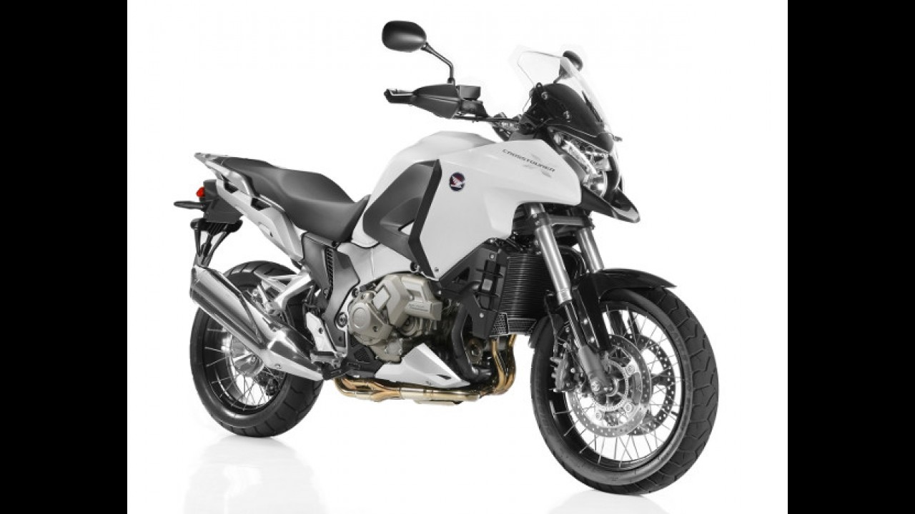 Honda VFR 1200X Crosstourer chega por R$ 79.900 - modelo tem motor V4 e câmbio de dupla embreagem