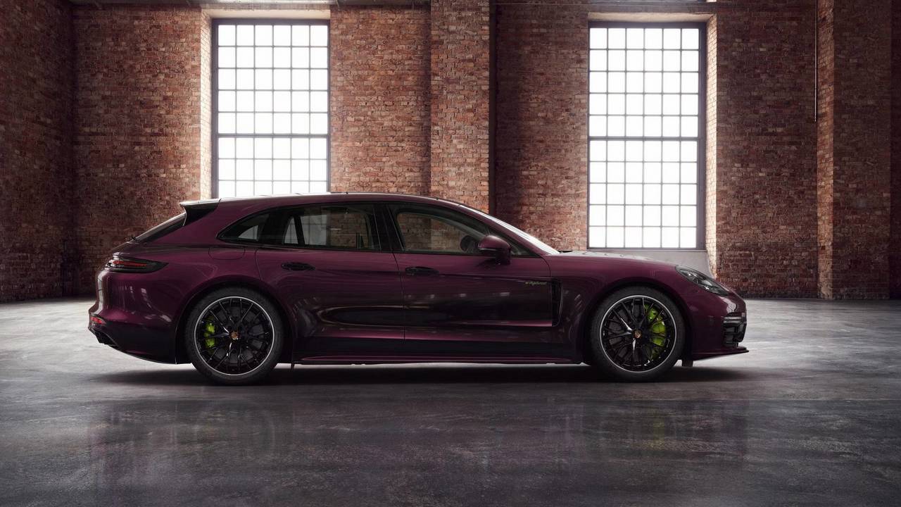 Porsche Panamera Turbo S E-Hybrid Sport Turismo в цвете Аметист Металлик