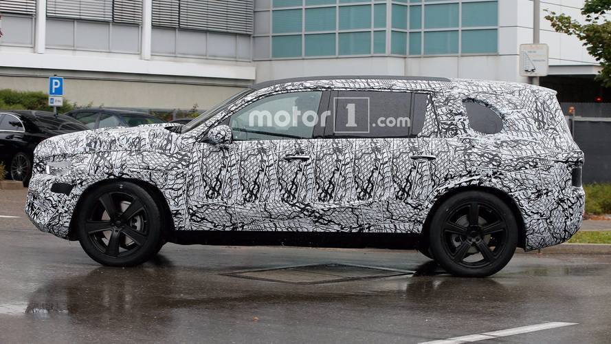2019 Mercedes GLS spy photo