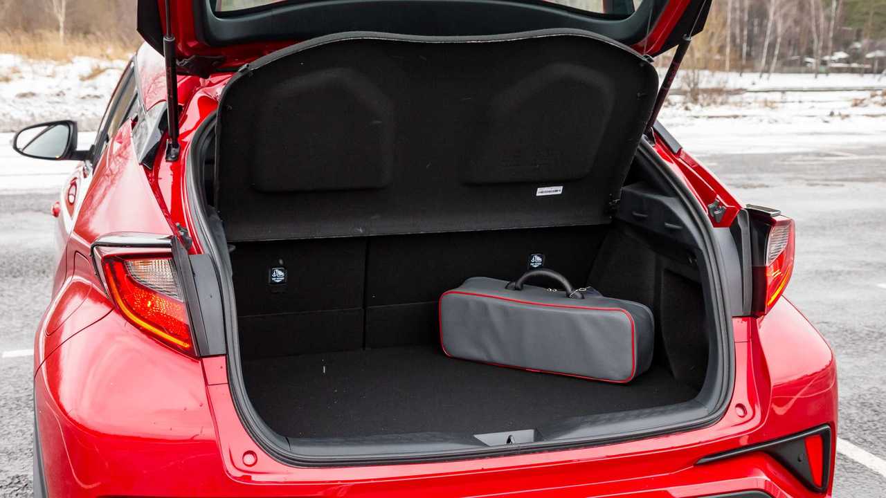 2020 Toyota C-HR food-test-drive (interior)