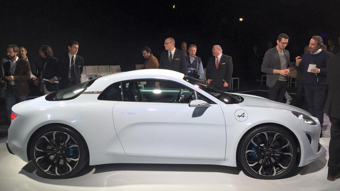 2017 Alpine sports car puts on production body
