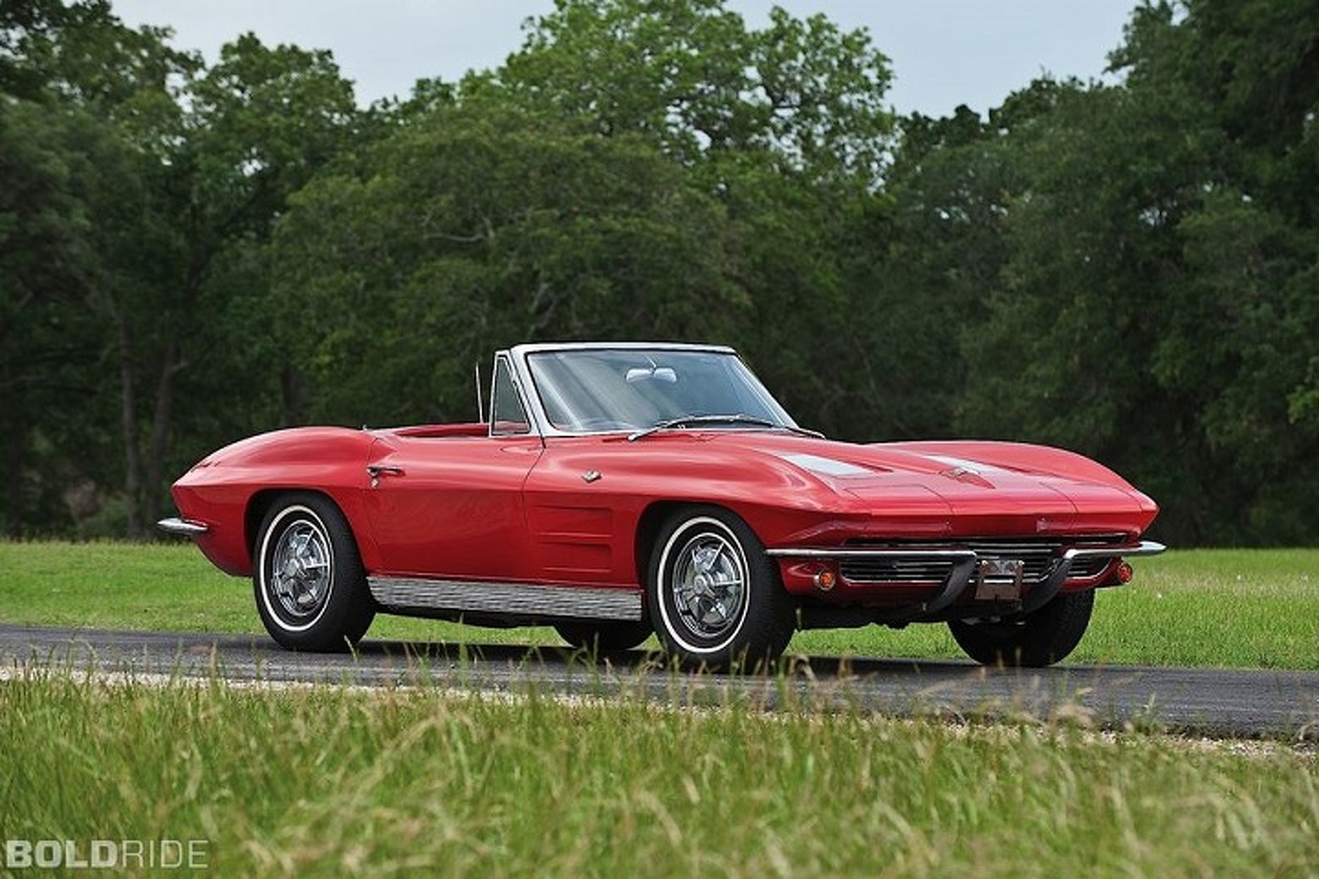 1963 Chevy Corvette: The Sting Ray Makes Its Debut