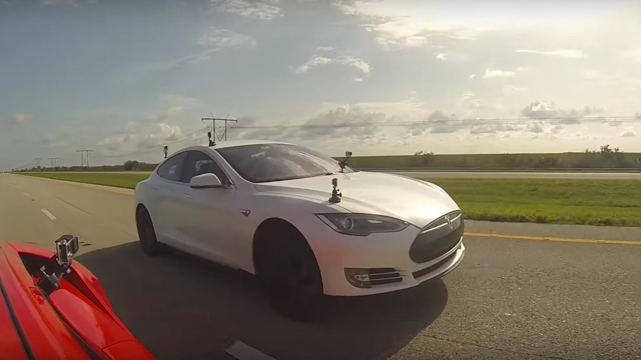 Drag race: Tesla Model S P85D vs Lamborghini Huracan