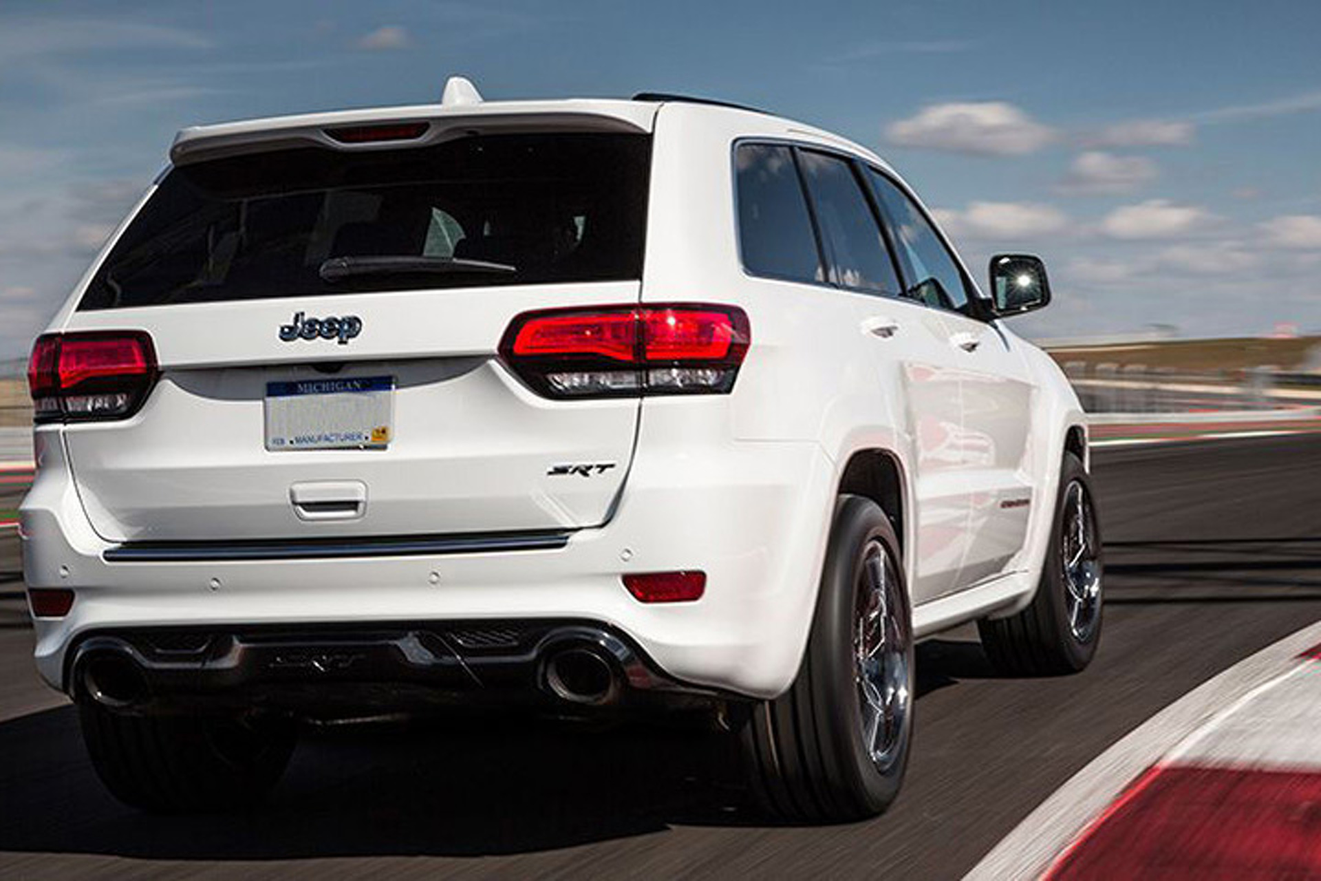 A 707HP Jeep Grand Cherokee Hellcat Reportedly Will Be Built