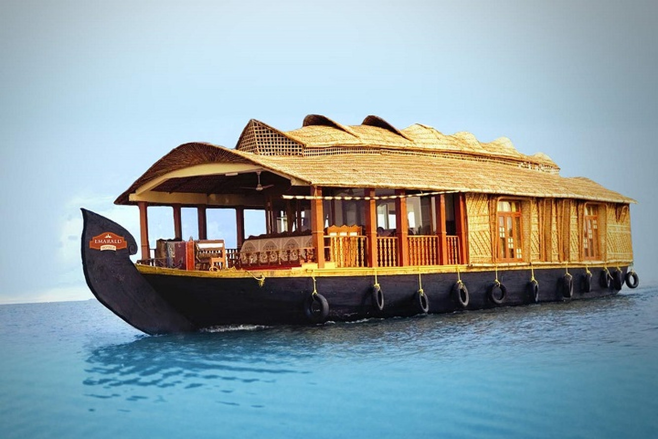 5 Amazing Houseboats to Make You Rethink Nautical Life
