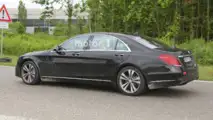 Mercedes S Class facelift spy photo