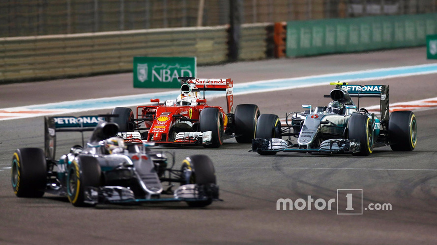 Lewis Hamilton, Mercedes AMG F1 W07 Hybrid leads Nico Rosberg, Mercedes AMG F1 W07 Hybrid, Sebastian Vettel, Ferrari SF16-H