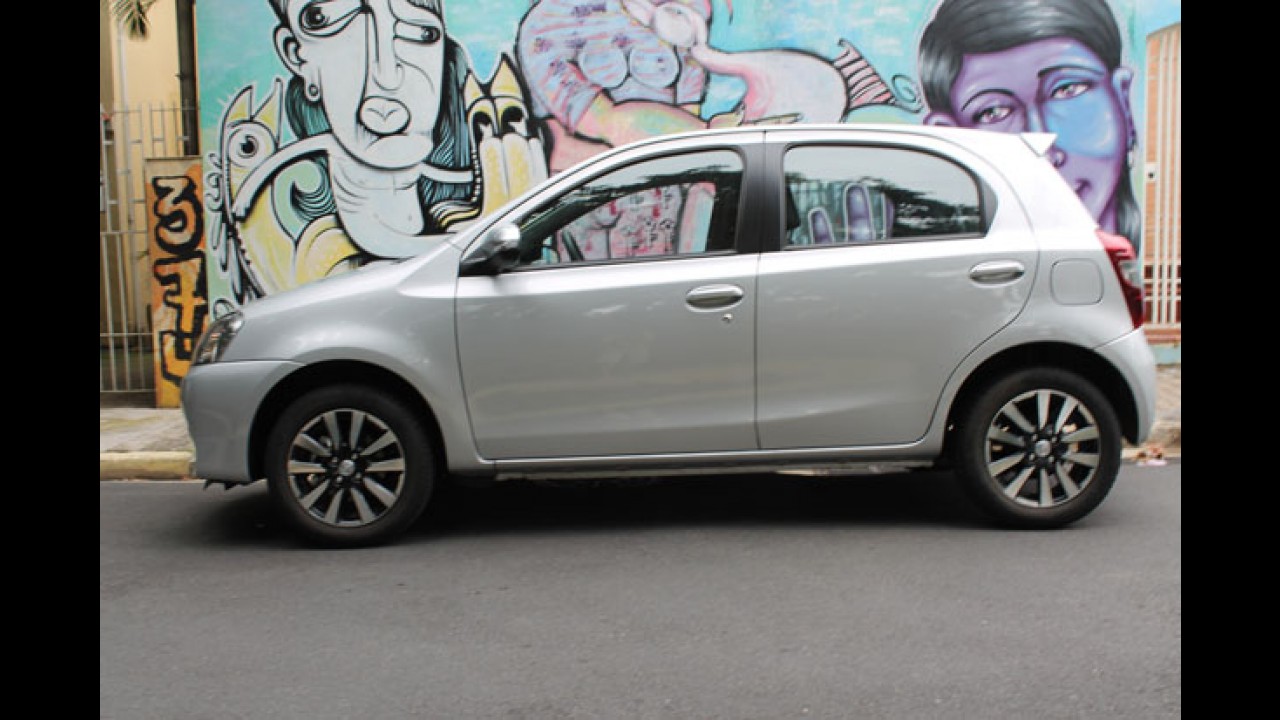 Teste CARPLACE: versão Platinum tenta emprestar prestígio ao Etios