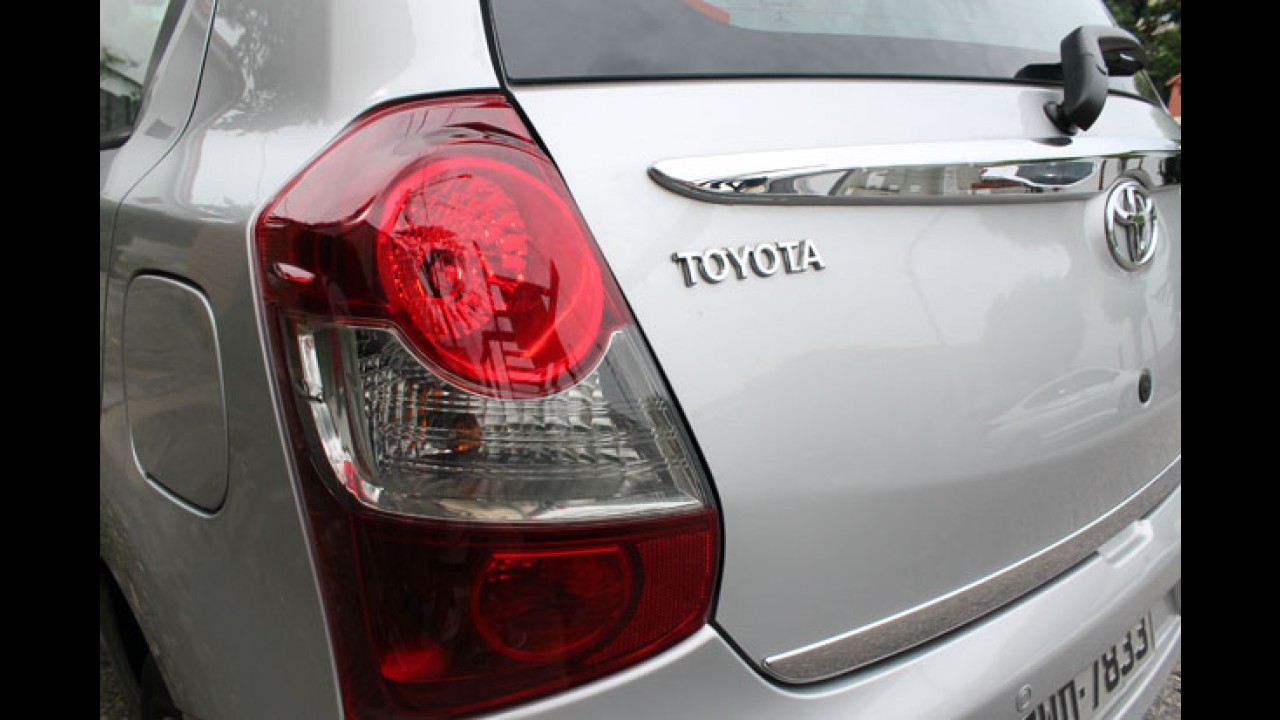 Teste CARPLACE: versão Platinum tenta emprestar prestígio ao Etios