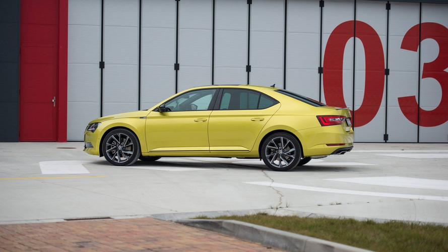 Skoda Superb Sportline with Dragon Skin paint