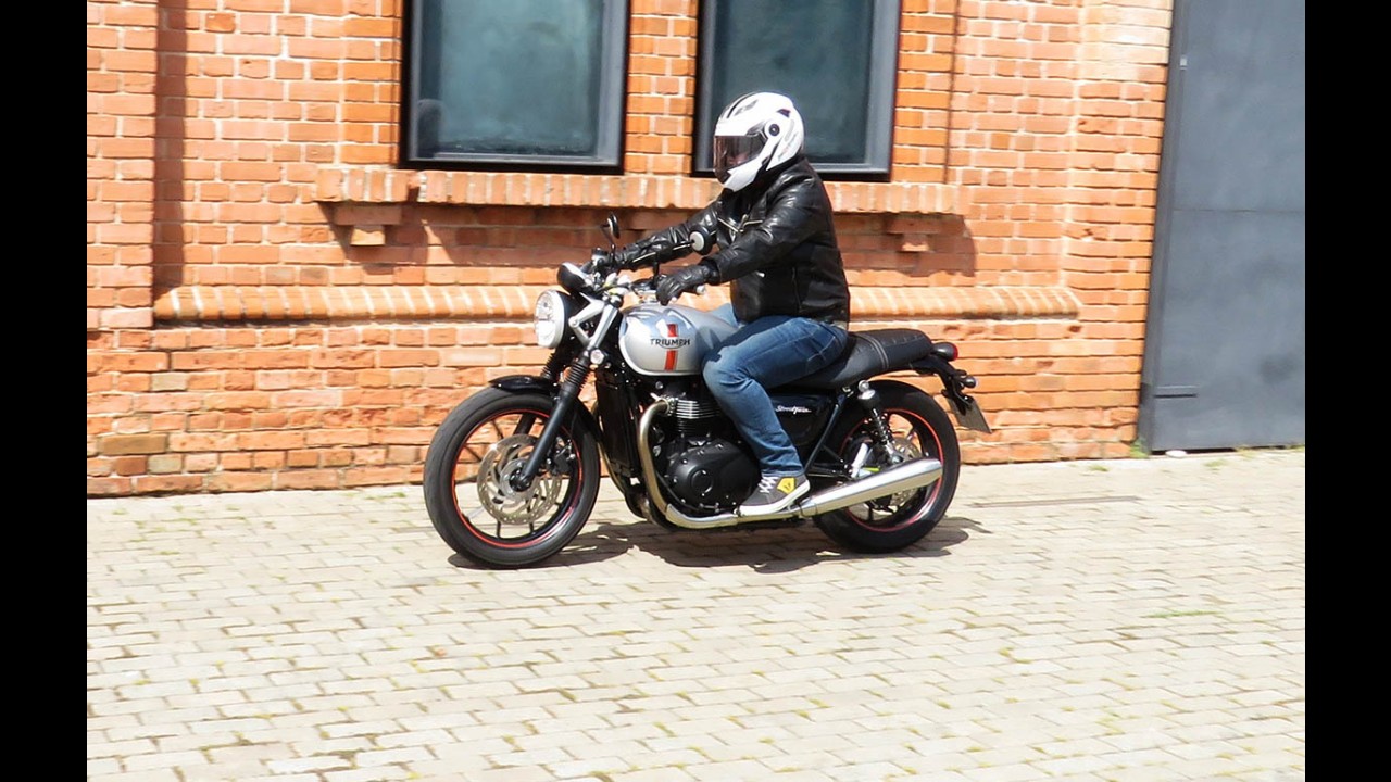 Avaliação: nova Triumph Street Twin é deliciosamente urbana