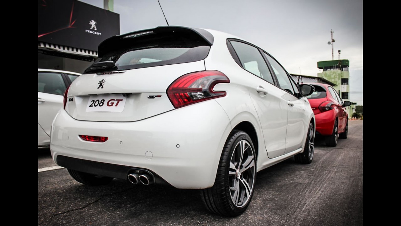 Volta Rápida: como andam os novos Peugeot 208 Allure 1.2 e GT 1.6