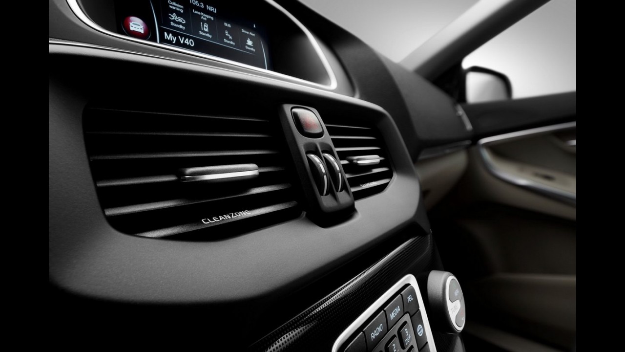 Volvo V40 2017 ganha visual atualizado e mais tecnologia - veja fotos