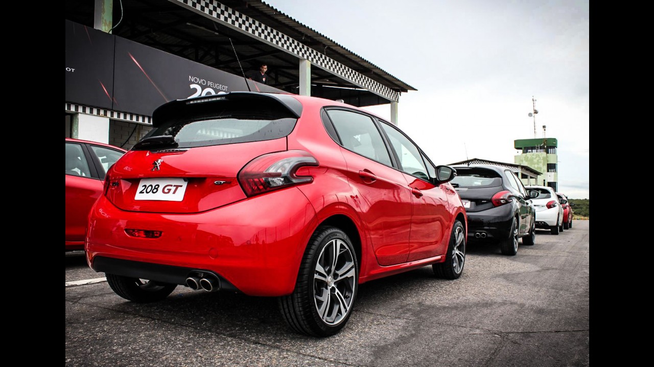 Peugeot lança novos 208 1.2 Puretech e 208 GT - veja preços