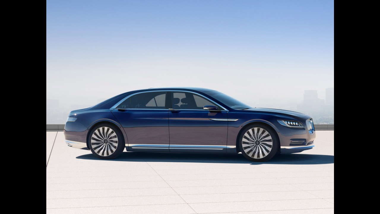 Bentley tira sarro da Ford e diz que conceito Continental é cópia do Flying Spur