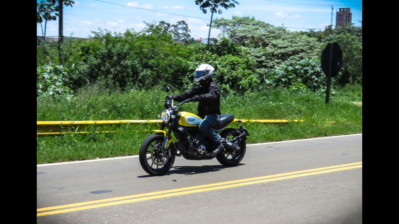 Teste: Ducati Scrambler é o MINI Cooper das motos - no estilo e na diversão!