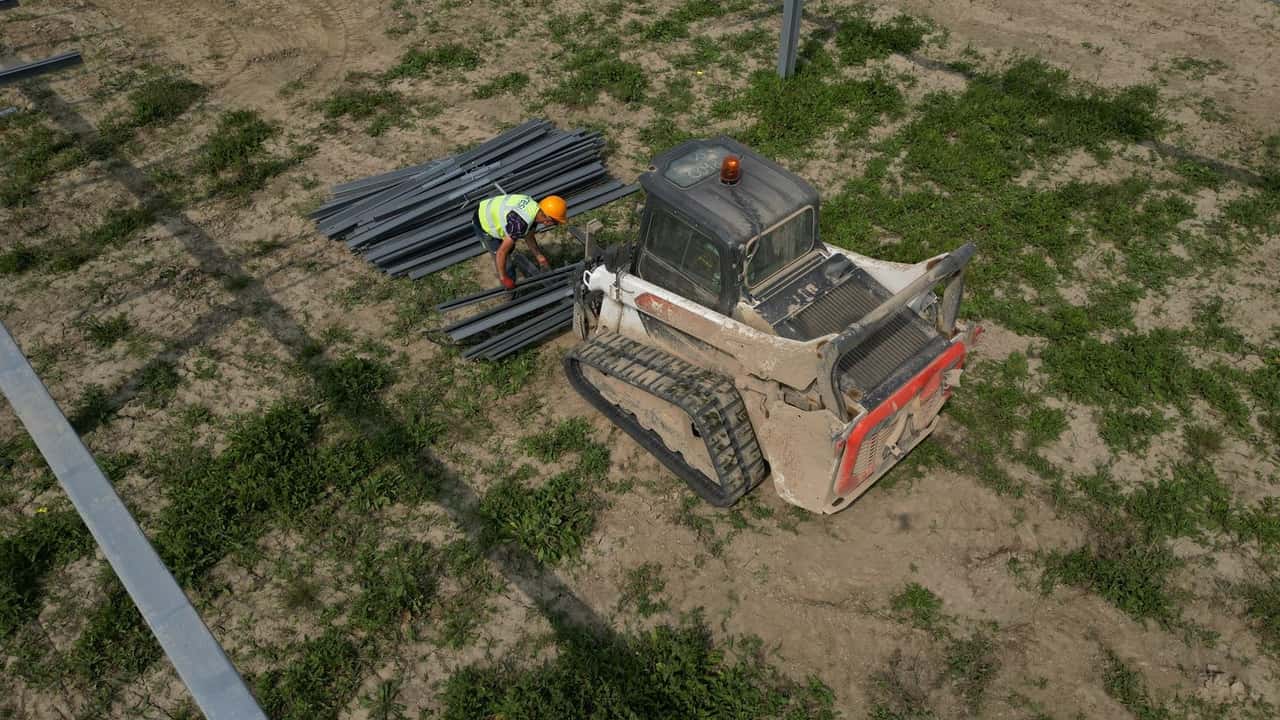 Bobcat in campo nel Delta del Po: i mezzi protagonisti di un maxi impianto agro-fotovoltaico a Loreo