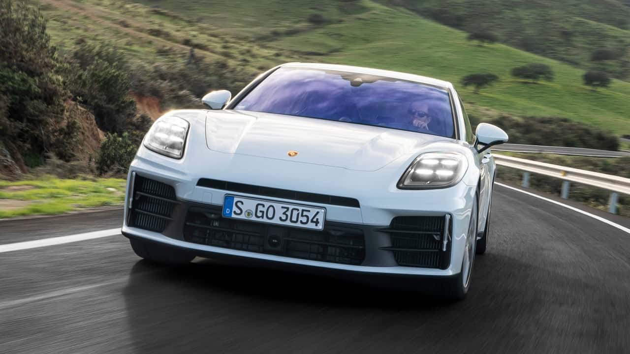 Porsche Panamera 4 (2024)