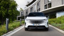 Peugeot E-3008 Dual Motor, la prova su strada di Motor1.com