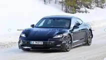 Porsche Taycan restyling, le foto spia delle diverse varianti