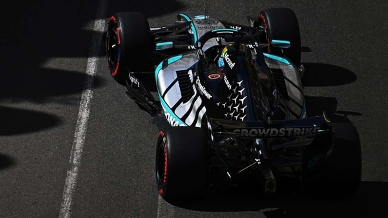 F1: Russell voa no TL2 e crava Antonelli em Baku; Bortoleto é 14º