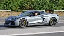 Photo espion de la Chevrolet Corvette E-Ray hybride 2024