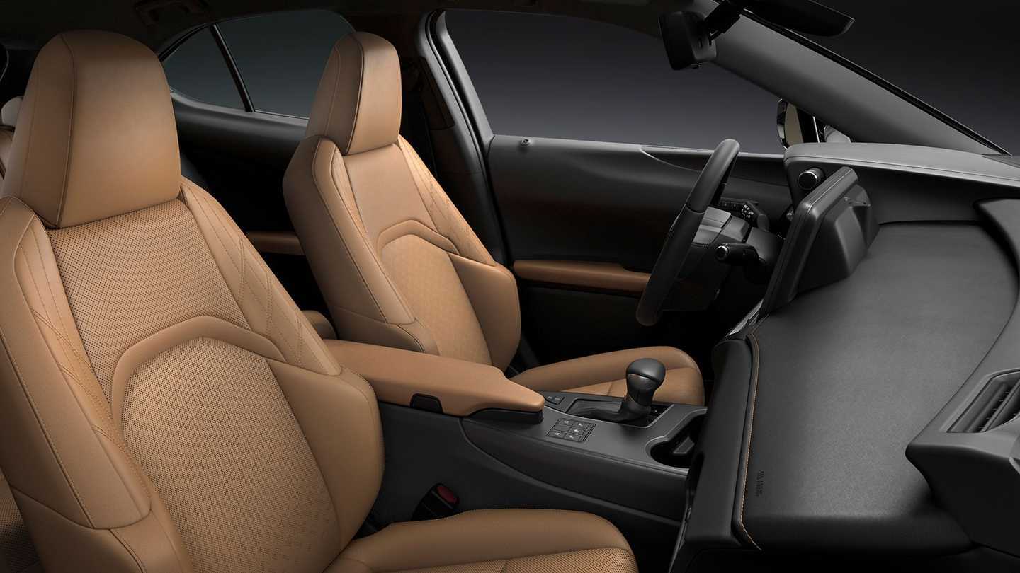 Lexus UX 250h e ES 300h ficam mais equipados na linha 2023; veja o que muda