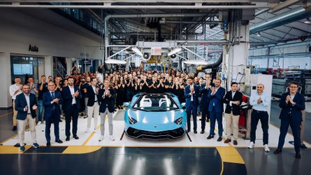 Lamborghini Aventador encerra produção