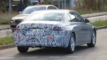 Mercedes-Benz E-Klasse Limousine (2023) fast ungetarnt erwischt