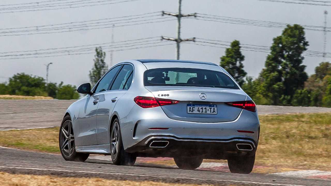 006450_Hernando Pollicelli_MB c300_Pista