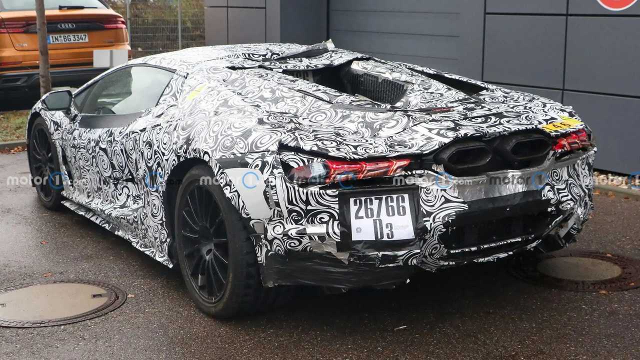 Foto espía del sucesor del Lamborghini Aventador 2023