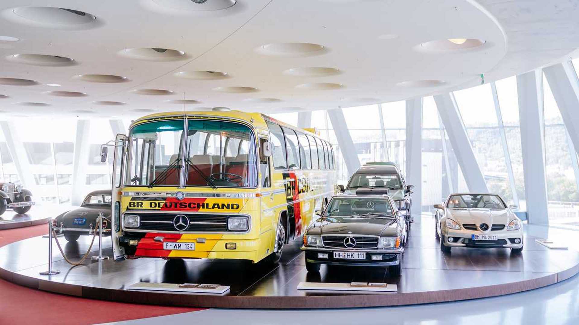 Mercedes ricorda i Mondiali '74 attraverso i bus