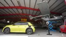 Presentación del  nuevo Peugeot E-208 en el 40º aniversario del 205