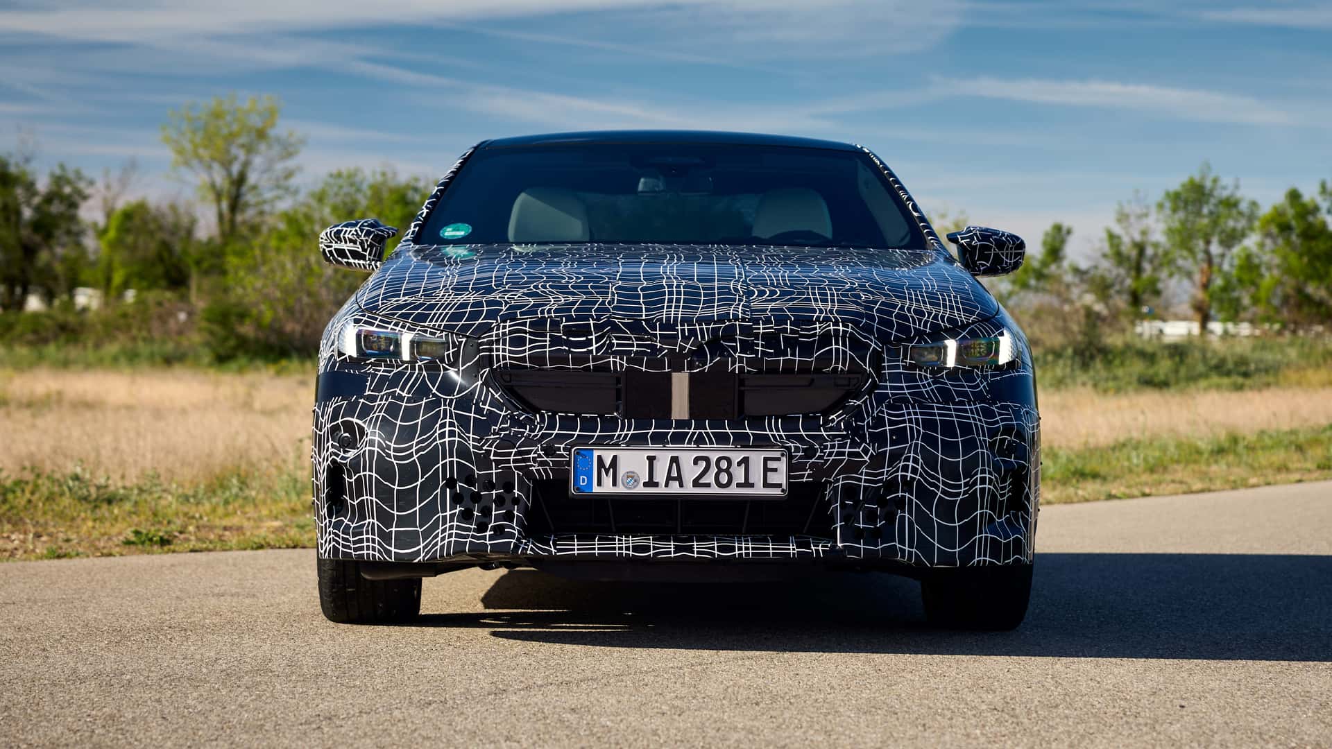 https://cdn.motor1.com/images/mgl/koB67P/s1/2024-bmw-i5-m60.jpg