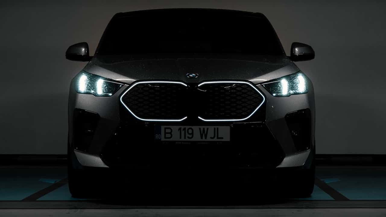 BMW-Modell mit illuminierter Niere (Symbolbild)