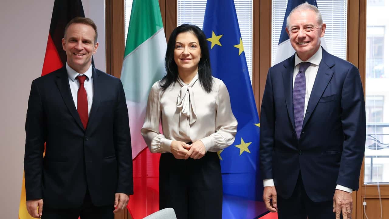 Il ministro Urso al Dialogo strategico automotive