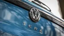 VW Tera MPI - logo ao centro da tampa traseira