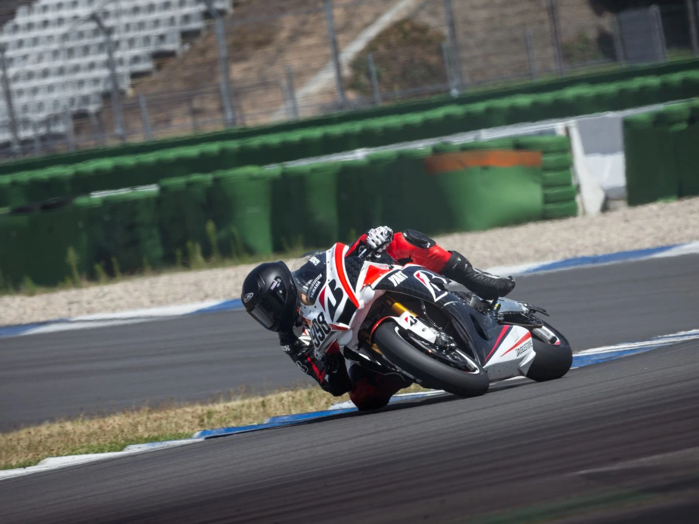 my26-bridgestone-battlax-v03.webp