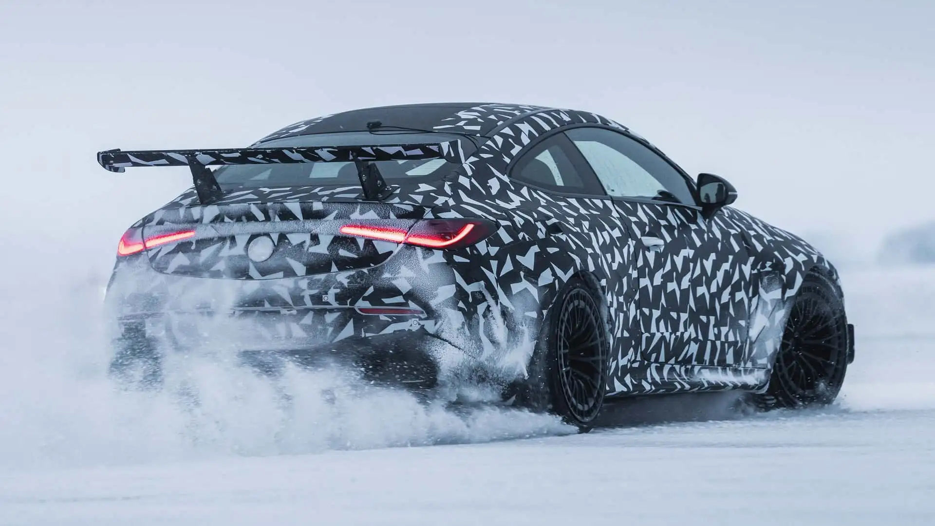 https://cdn.motor1.com/images/mgl/koGPv4/s1/mercedes-benz-cle-mythos-teasers.webp