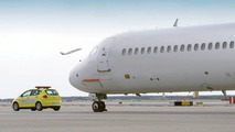 SEAT Altea greets aircraft at Barcelona