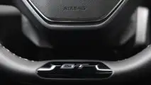 Peugeot 308 SW PHEV, prueba de carretera de Motor1.com