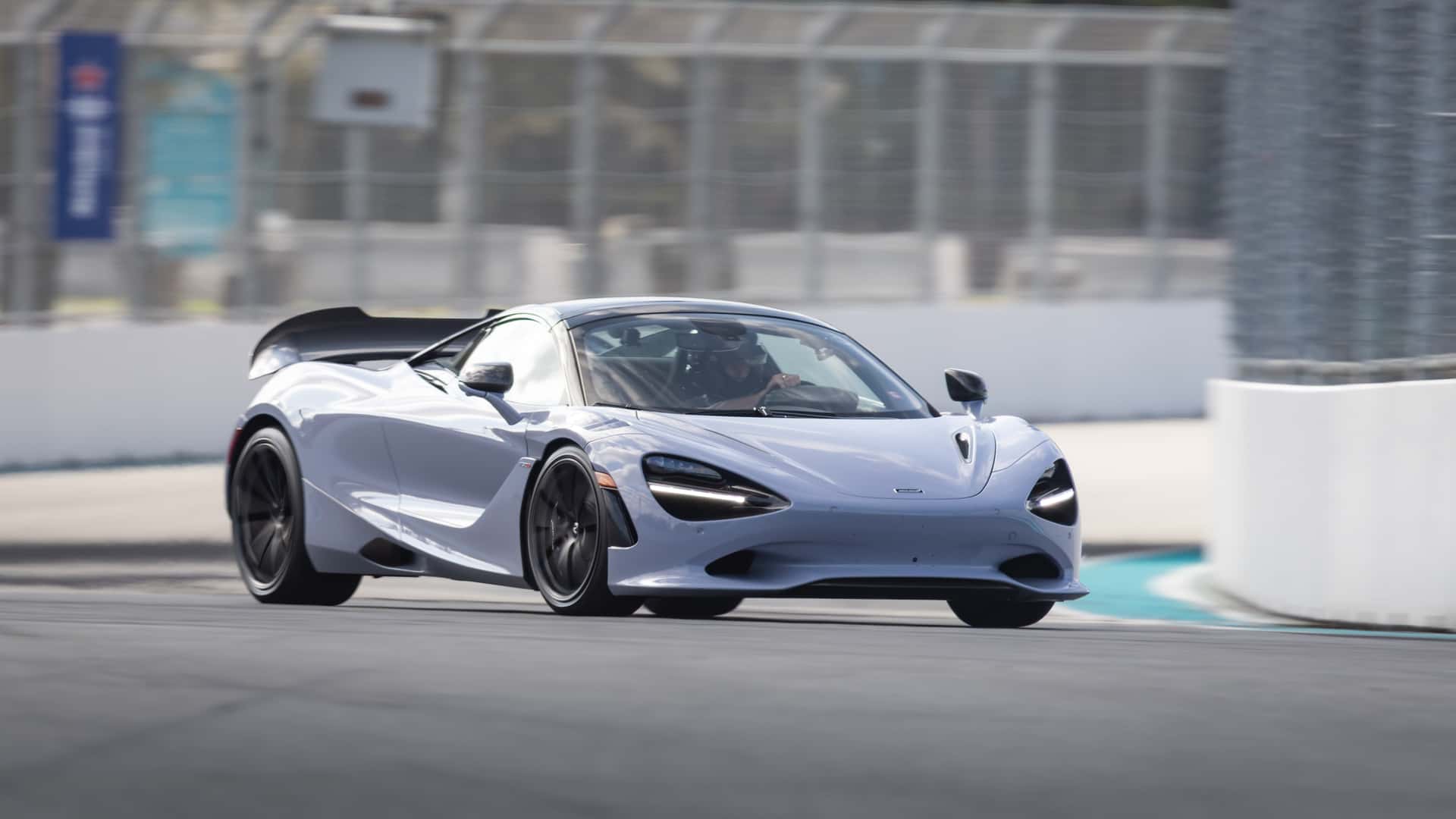 https://cdn.motor1.com/images/mgl/koGwRR/s1/miami-international-autodrome-mclaren-750s.jpg