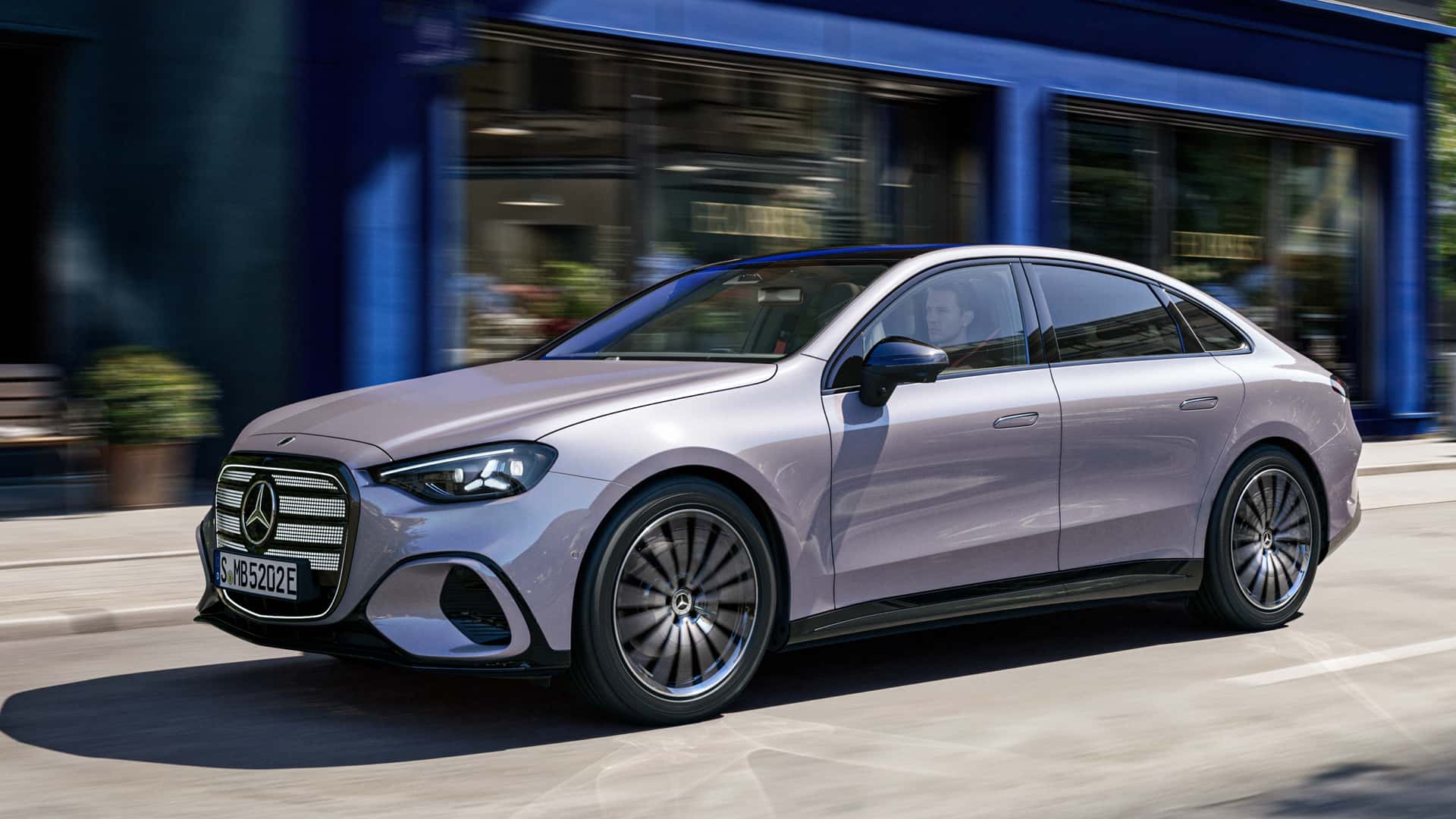 bilder-mercedes-c-400-4matic-eq-2026-insideevs-de