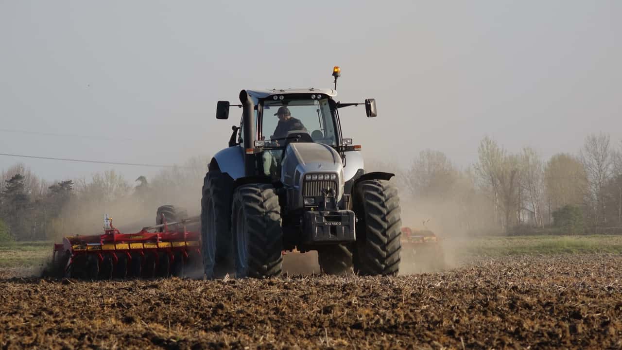 Terreni agricoli che diventano edificabili: cosa succede all’IMU?